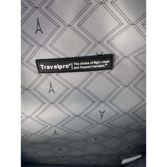 Travelpro Crew 9 Business Laptop Tablet Backpack 4 Compartment w/ Pockets 17.5” - Picture 12 of 16